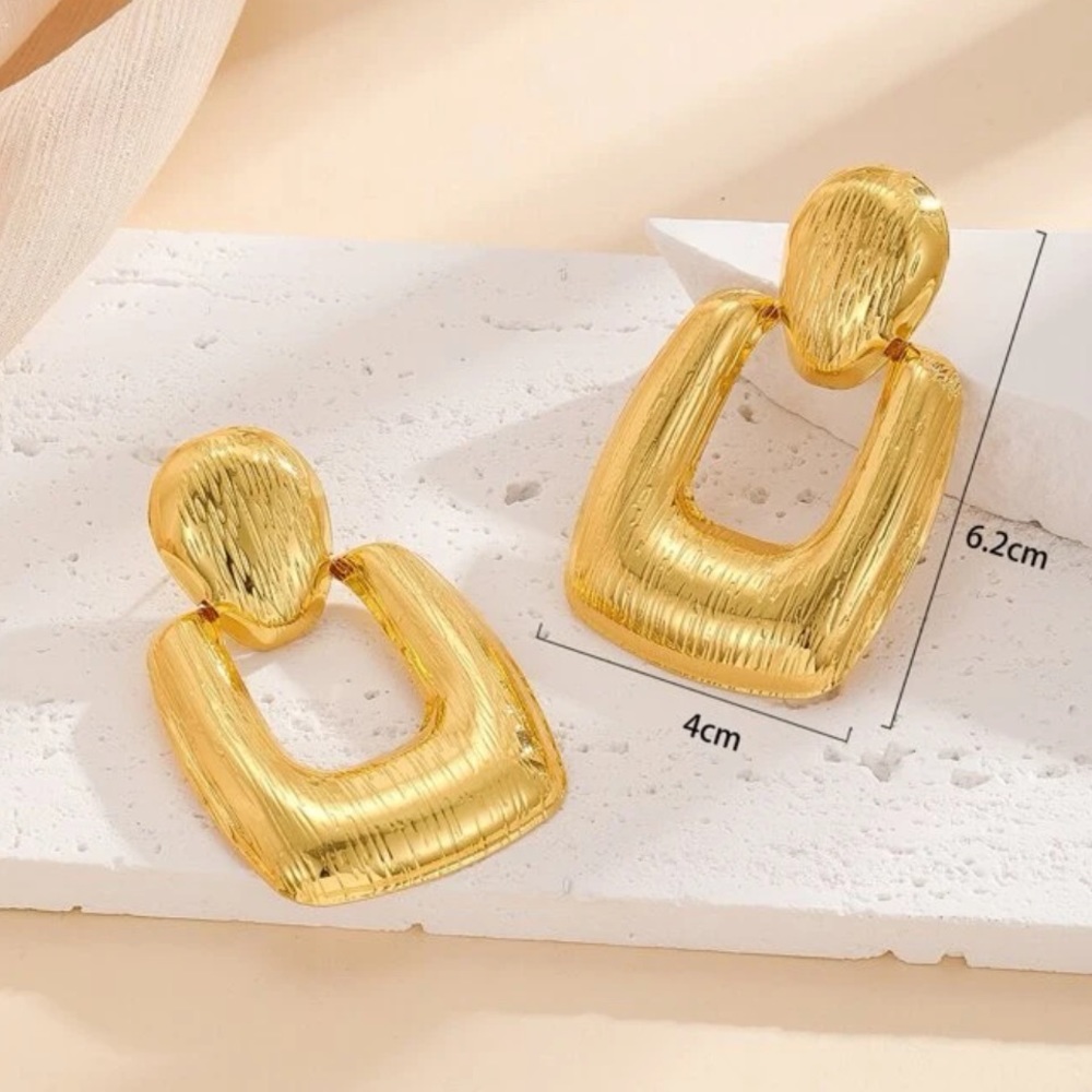 18K Gold Plated Door Knocker | Luxury Boutique Statement Earrings | NWT - Picture 4 of 9